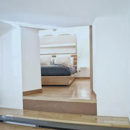 Апартаменты Charming Design Loft Isola